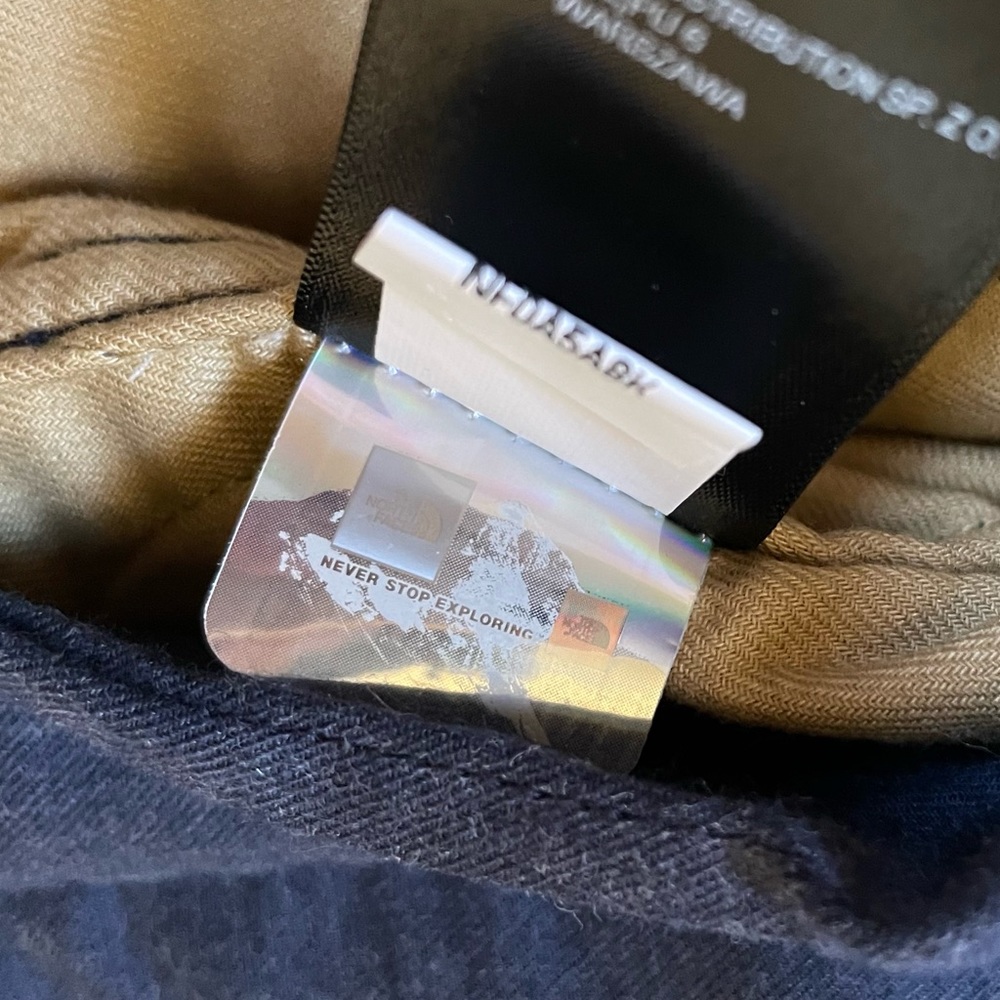 The North Face Men’s Quilted Overshirt Shacket - Picture 9 of 11